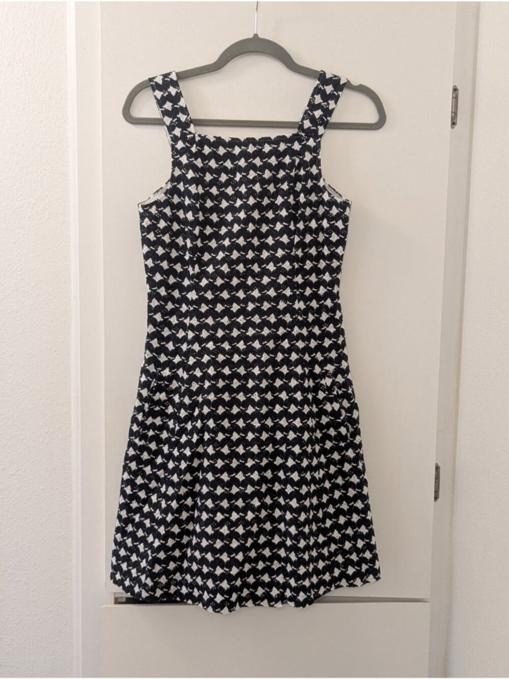 Theory Black & White Sleeveless Fit & Flare Dress With Floral Lace Overlay And Z